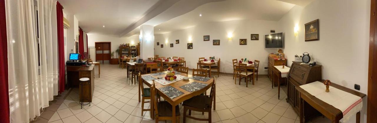 Vila Zoppas Inn Sînnicolau Mare Extérieur photo